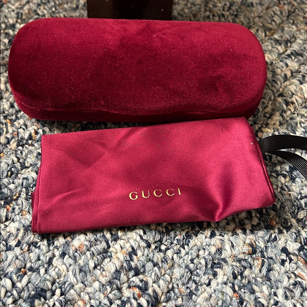 REDUCED!!Gucci Burgundy Velvet Eyewear Case